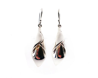 Calla Lily Dangly Earrings | Silver Sculptor